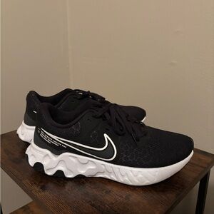 Nike Renew Women’s Running Shoes 9.5